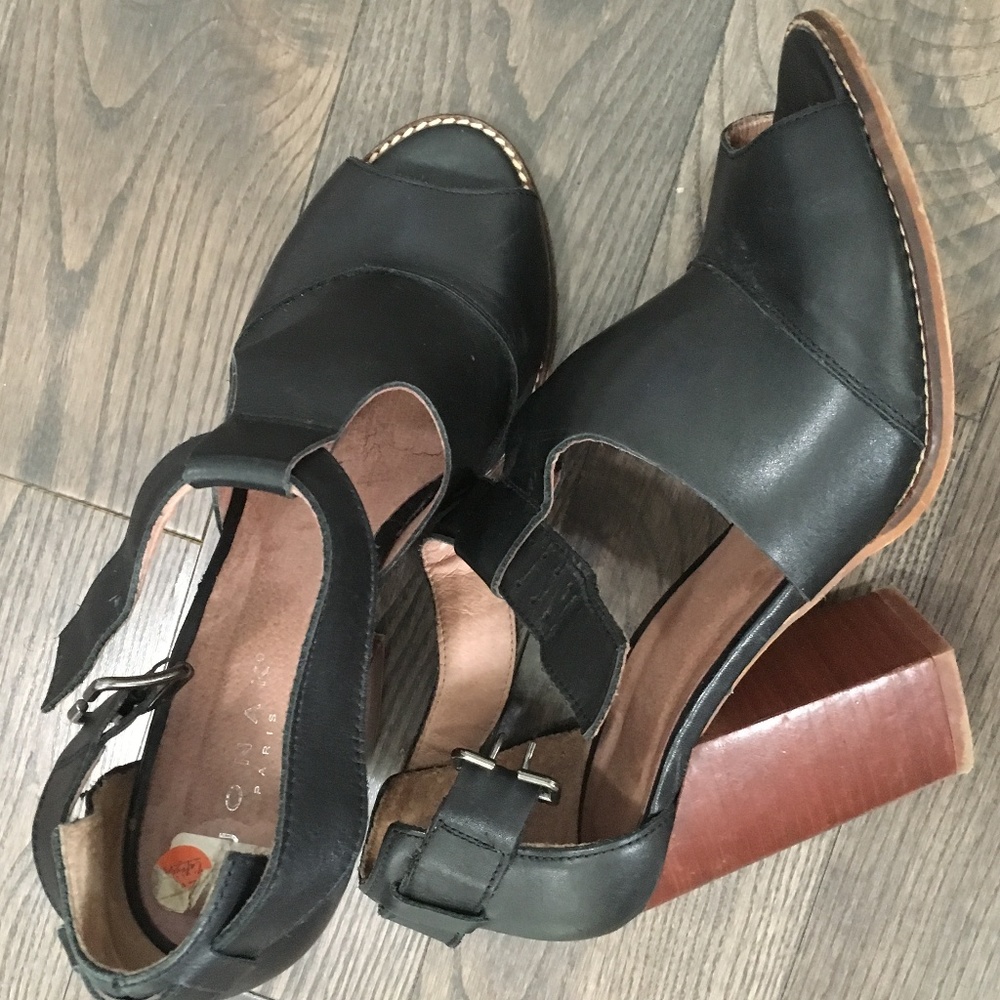 Jonak Leather sandals